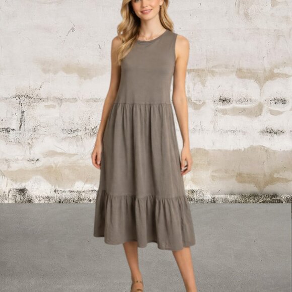 Universal Thread Dresses & Skirts - Universal Thread Sleeveless Tiered Gray Midi Dress Size XS
